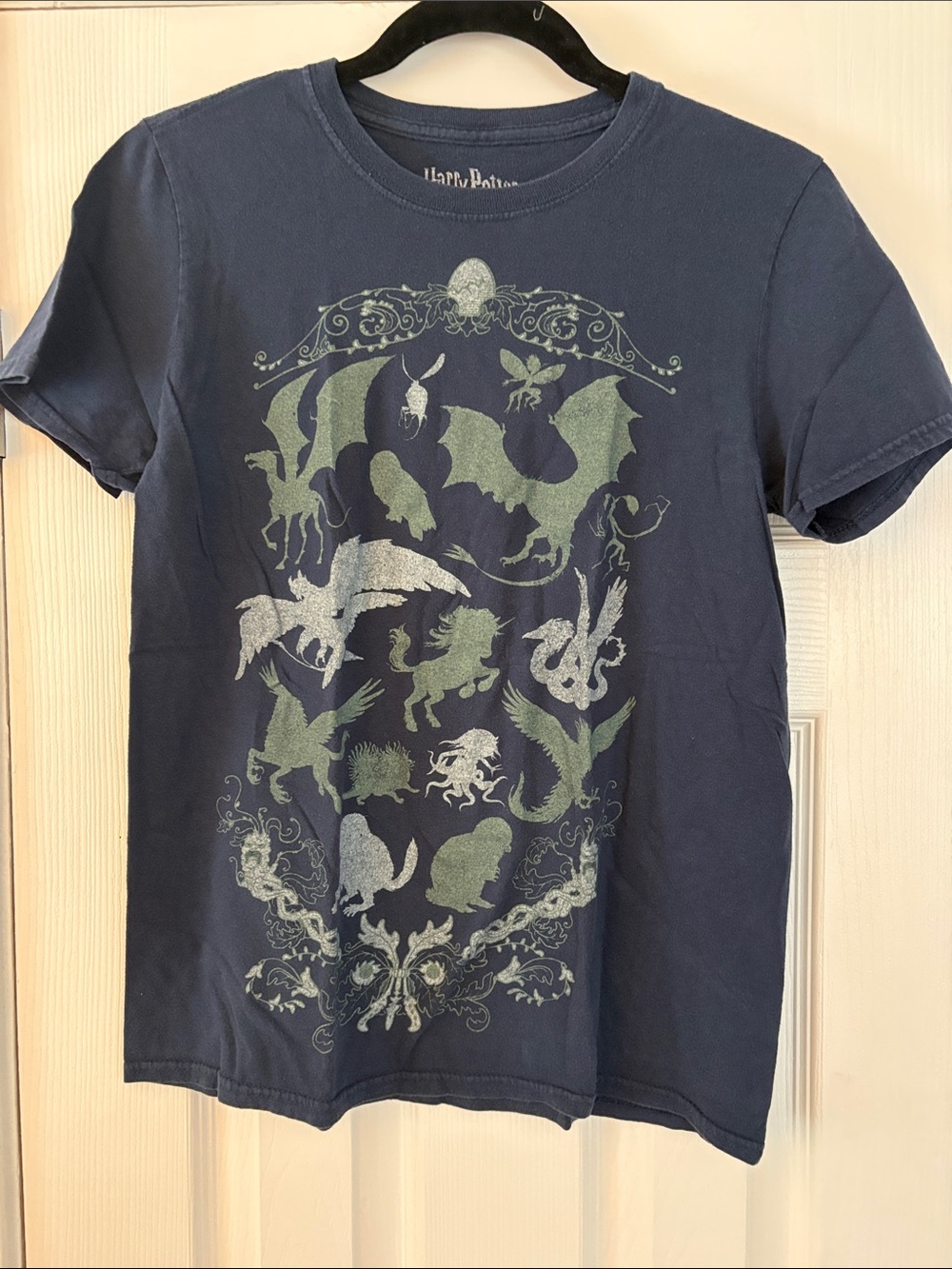 Harry Potter Magical Creatures Graphic T-Shirt Blue Navy Hogwarts Size S Small